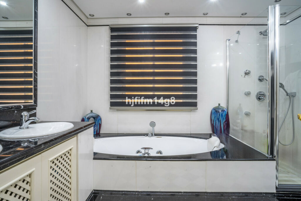 Ground Floor Apartment Puerto Banús Málaga - image 16