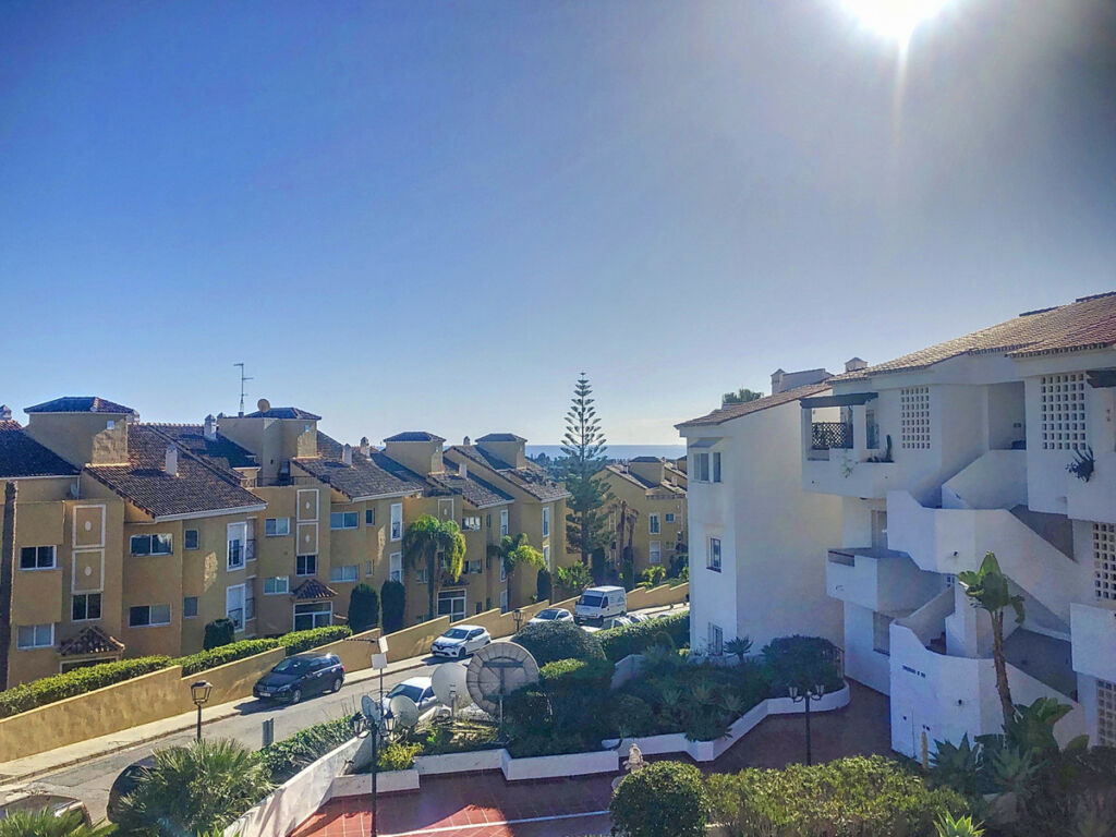 Middle Floor Apartment Bel Air Málaga - image 16