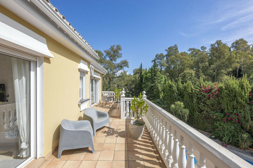 Detached Villa Calahonda Málaga - image 16
