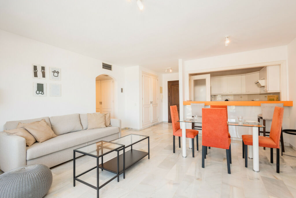 Middle Floor Apartment Puerto Banús Málaga - image 16