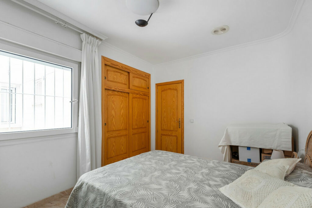 Middle Floor Apartment La Mata Alicante - image 16