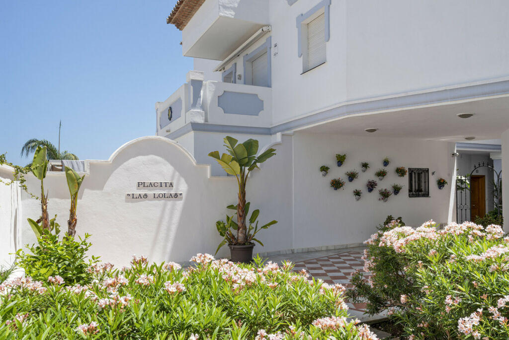 Middle Floor Apartment Nueva Andalucía Málaga - image 16