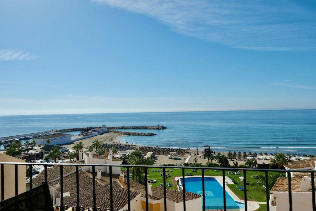 Middle Floor Apartment Puerto de Cabopino Málaga - image 15