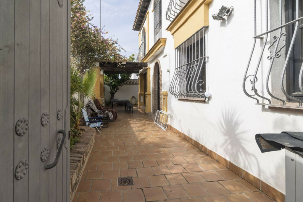 Detached Villa Fuengirola Málaga - image 16