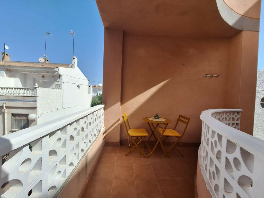 Middle Floor Apartment Torrevieja Alicante - image 16