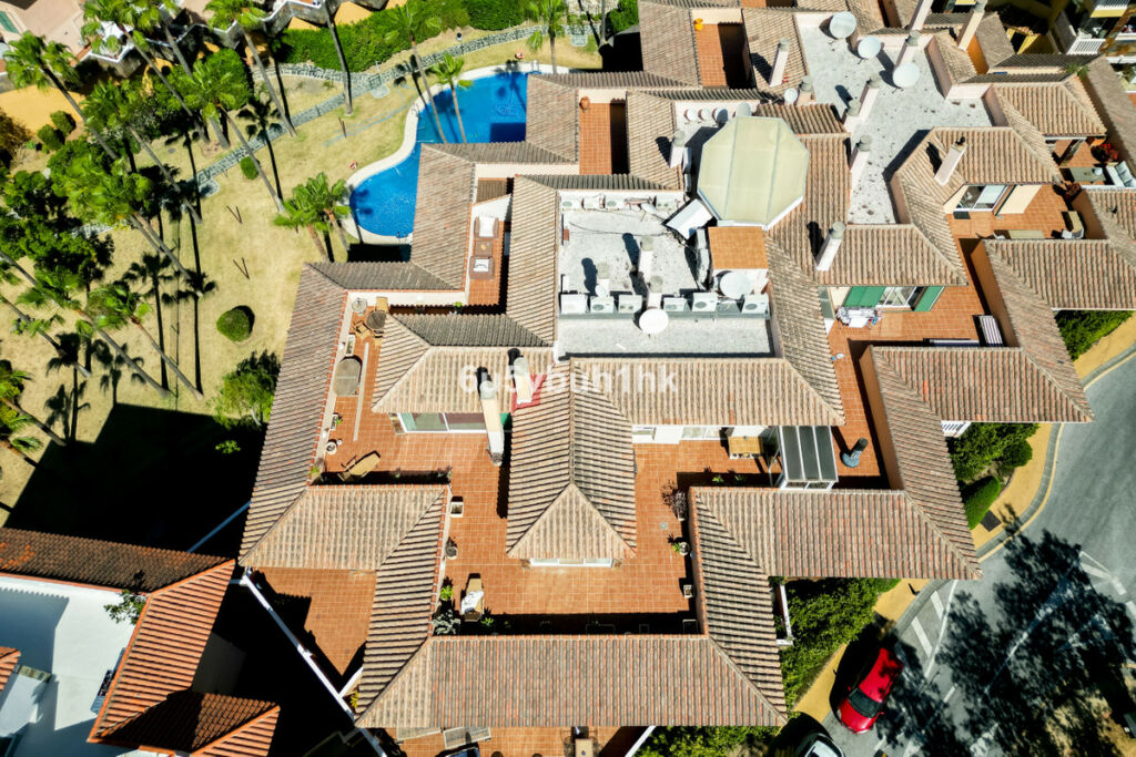 Penthouse Higueron Málaga - image 17