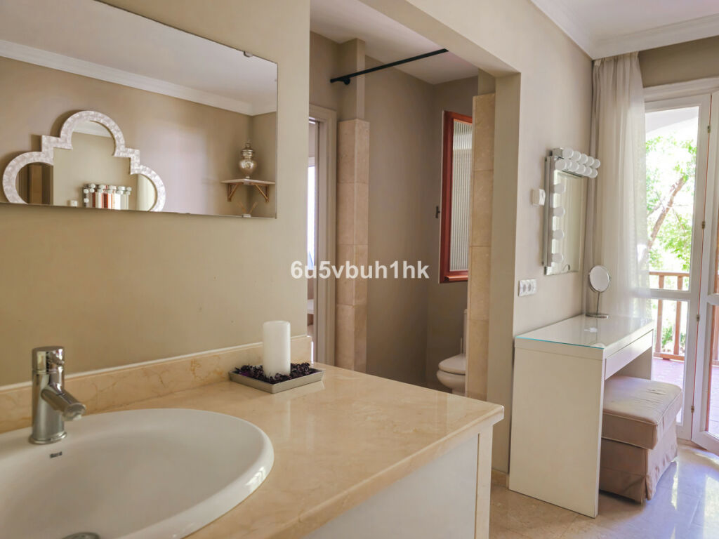 Duplex Nueva Andalucía Málaga - image 17