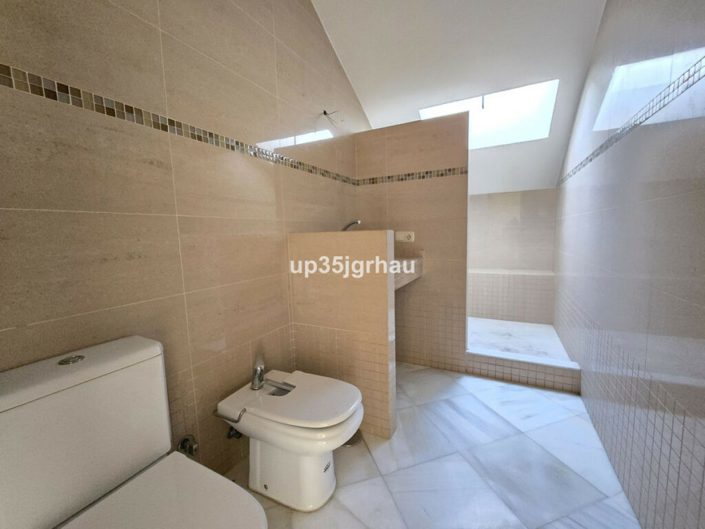 Top Floor Apartment Estepona Málaga - image 17