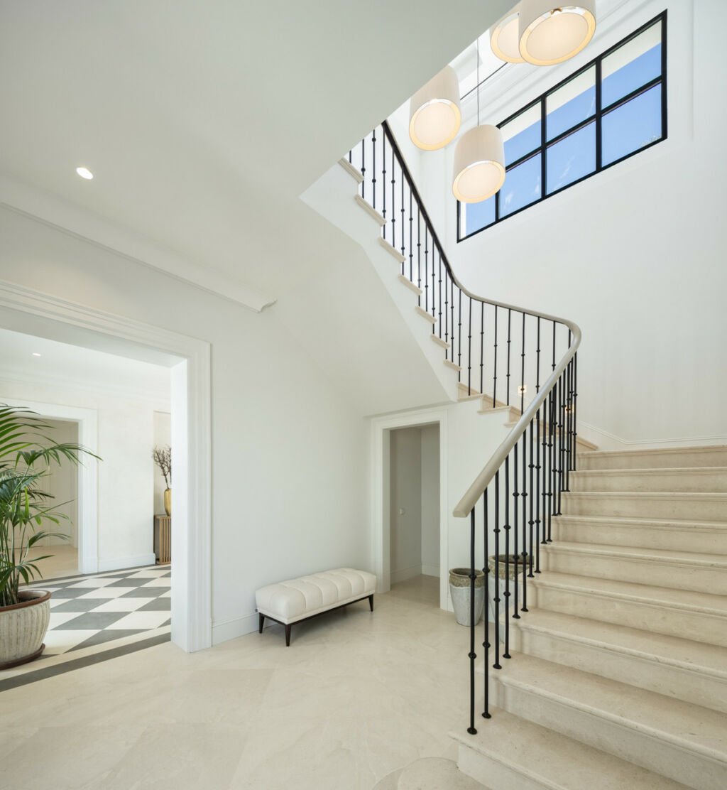Detached Villa Nueva Andalucía Málaga - image 17