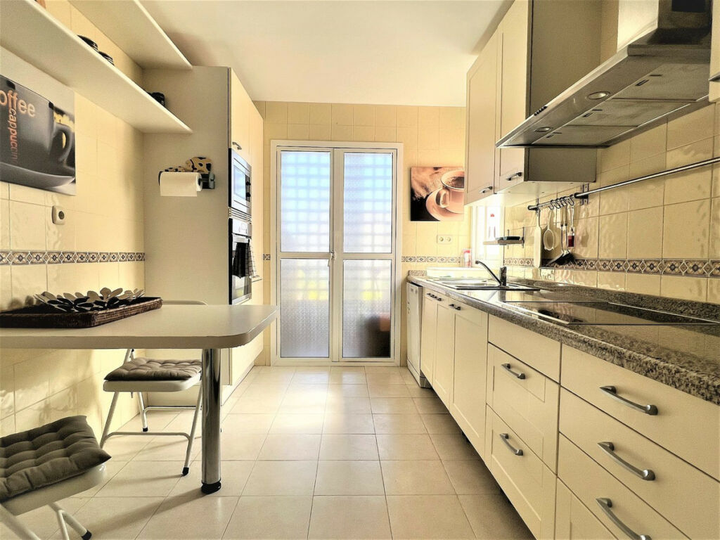 Middle Floor Apartment Guadalmina Baja Málaga - image 17