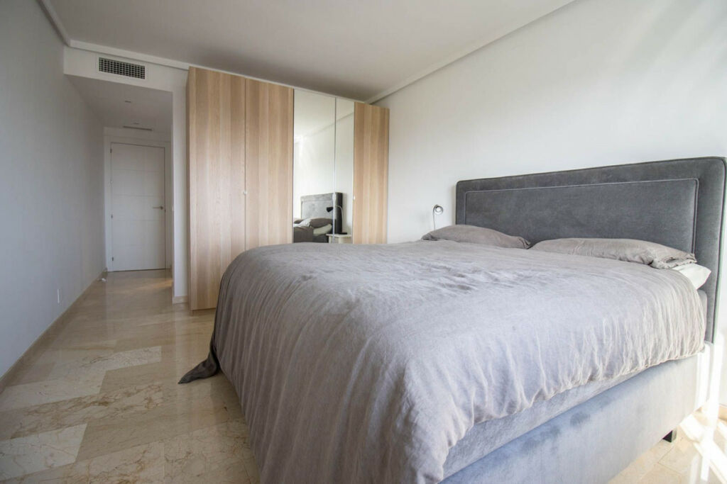 Penthouse Nueva Andalucía Málaga - image 17