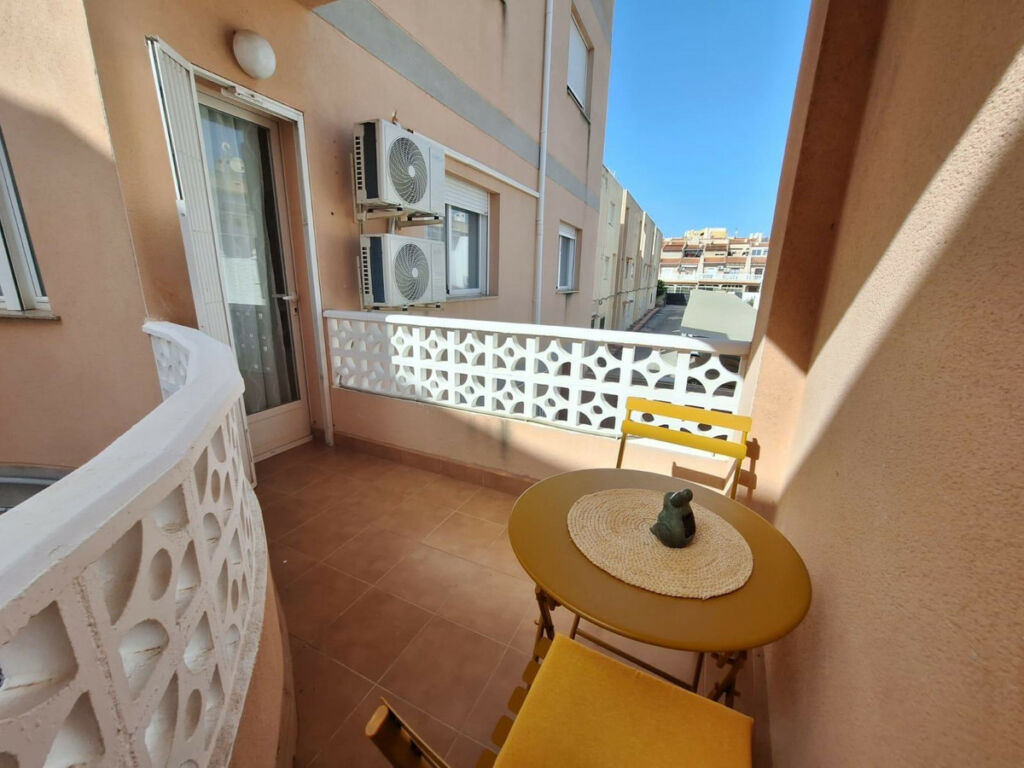 Middle Floor Apartment Torrevieja Alicante - image 17