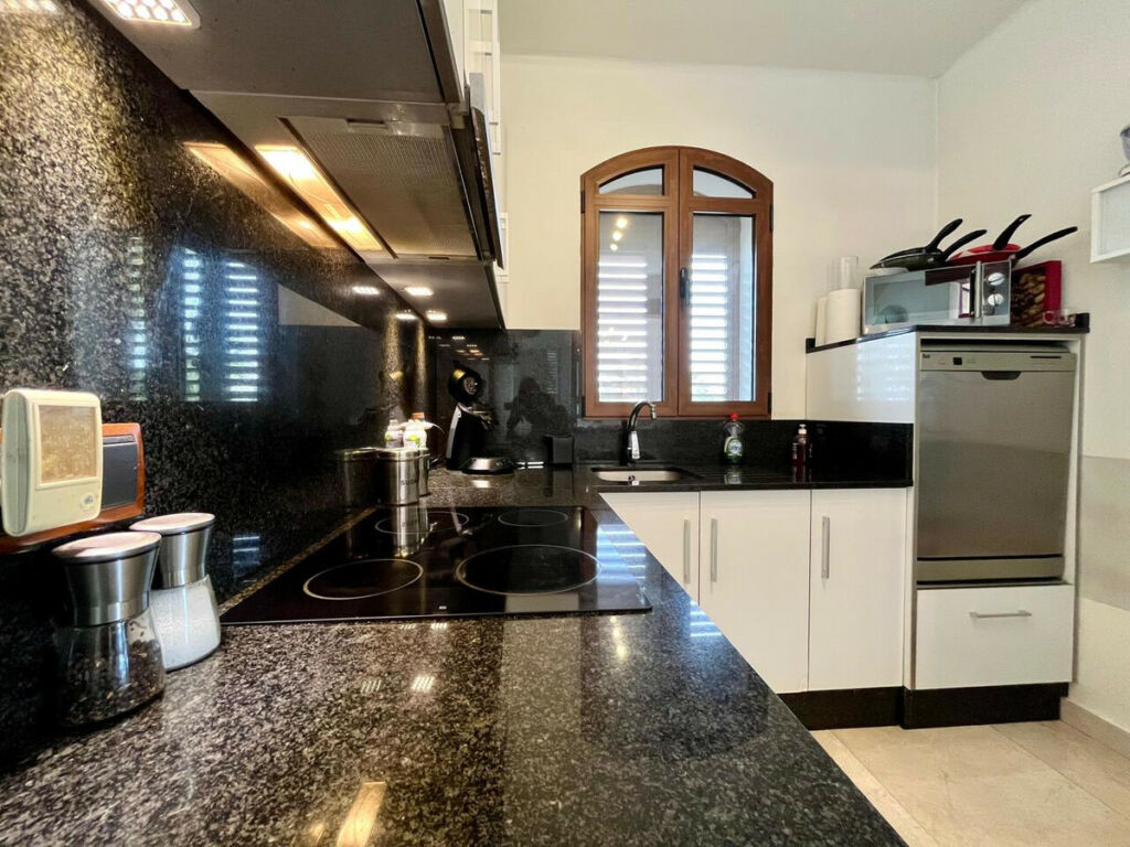 Detached Villa Villamartin Alicante - image 17