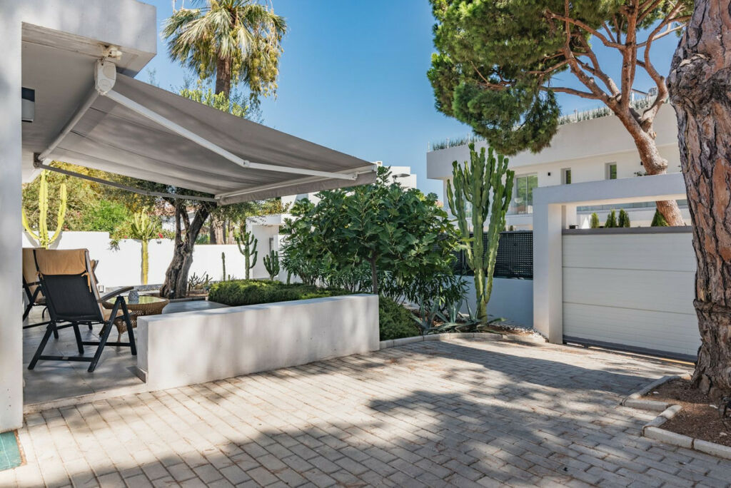Detached Villa Marbella Málaga - image 17