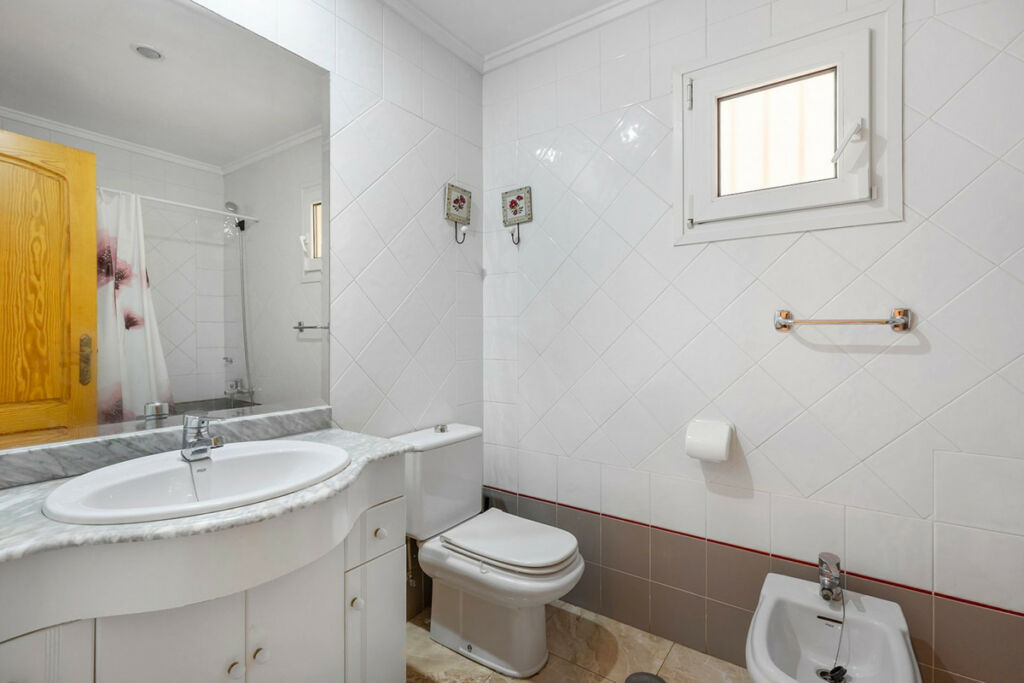 Middle Floor Apartment La Mata Alicante - image 17