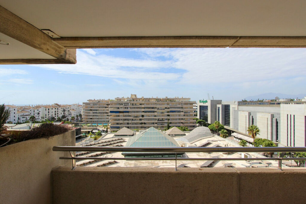 Middle Floor Apartment Puerto Banús Málaga - image 17