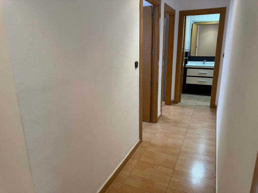 Middle Floor Apartment Torrevieja Alicante - image 17