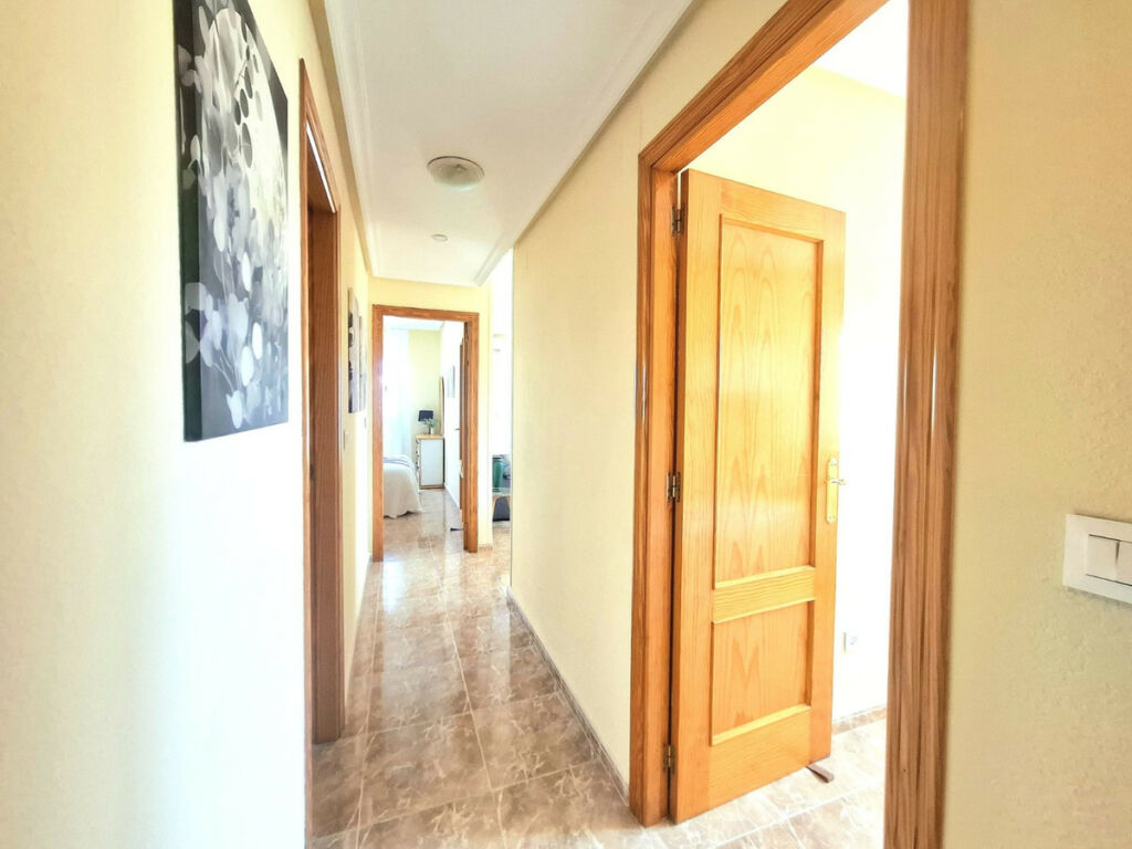 Middle Floor Apartment Torrevieja Alicante - image 17