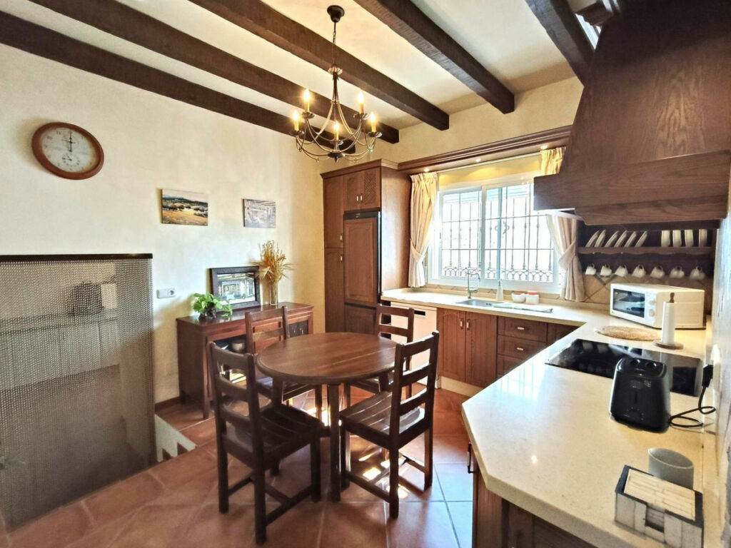 Townhouse Manilva Málaga - image 11
