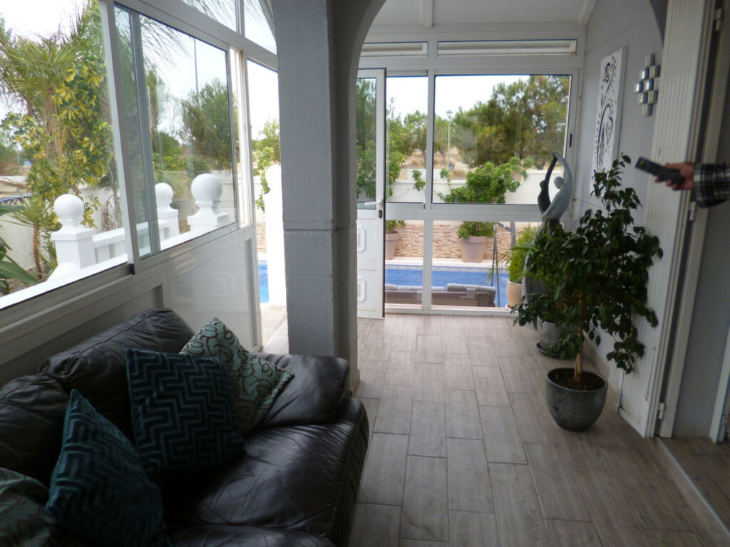 Detached Villa Playa Flamenca Alicante - image 17