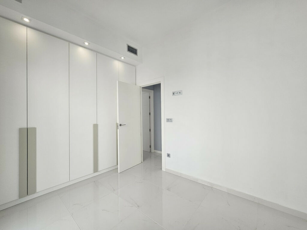 Detached Villa Villamartin Alicante - image 18