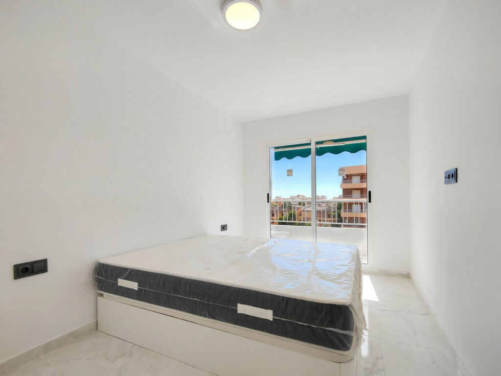 Middle Floor Apartment Punta Prima Alicante - image 17