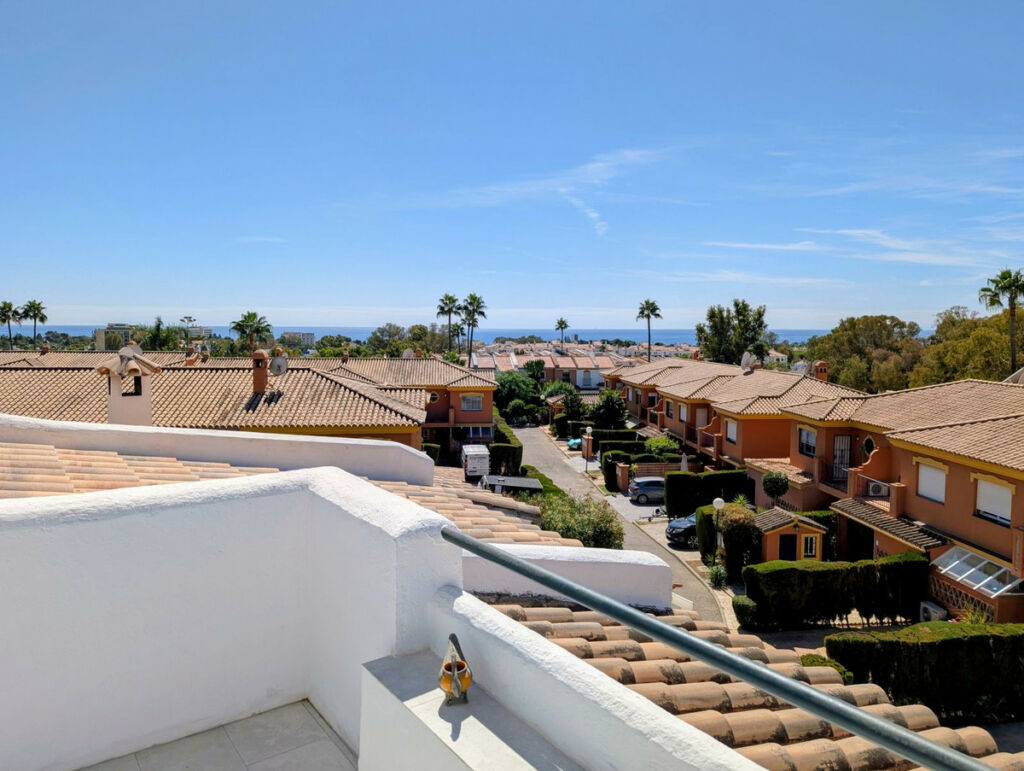 Townhouse Atalaya Málaga - image 17