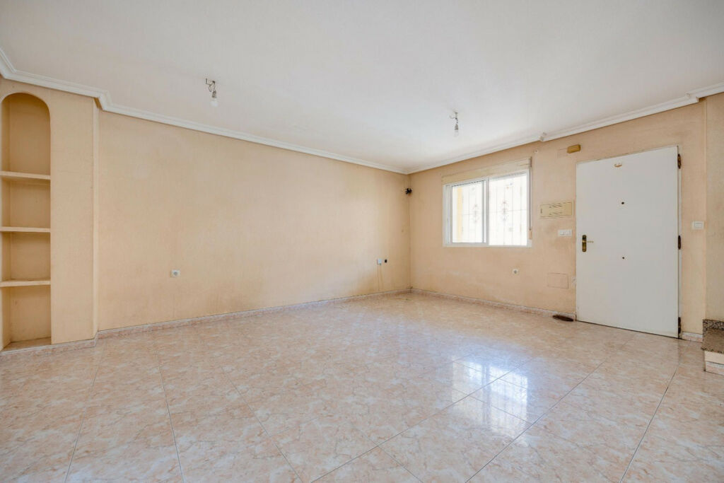 Townhouse Los Montesinos Alicante - image 17