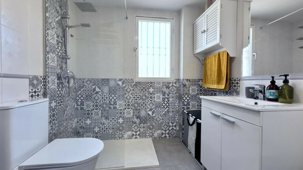 Middle Floor Apartment Altea Alicante - image 17