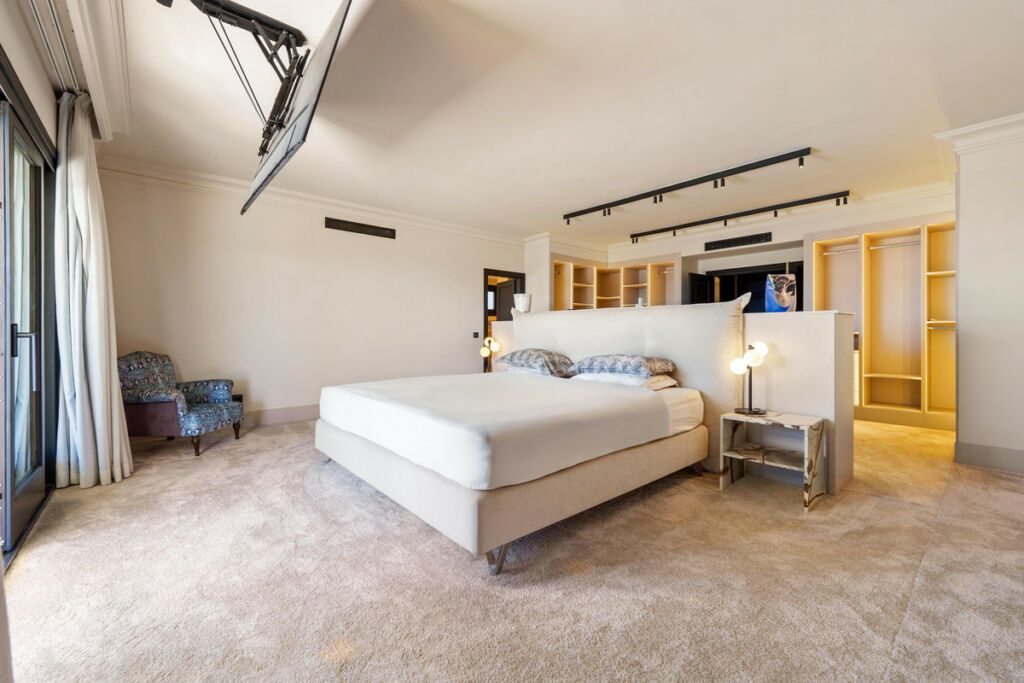 Penthouse Duplex The Golden Mile Málaga - image 17
