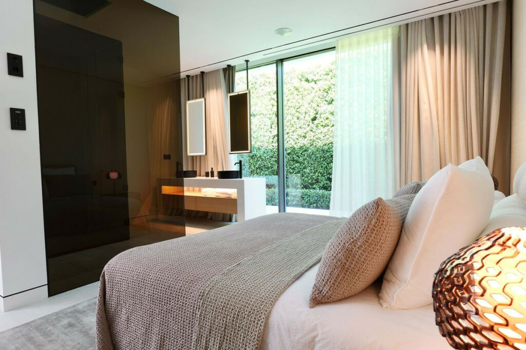 Detached Villa The Golden Mile Málaga - image 17