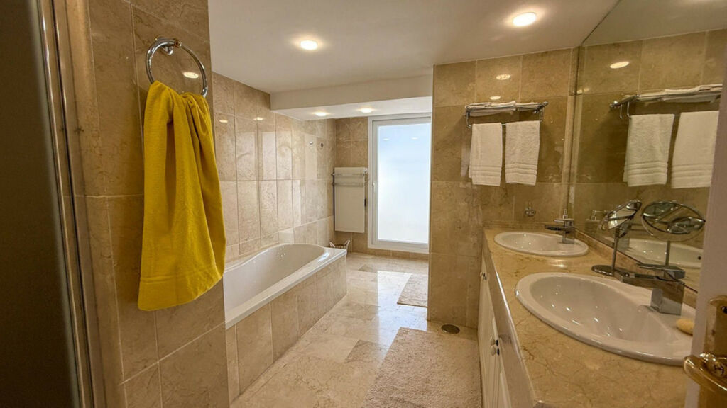 Penthouse Duplex Marbella Málaga - image 17