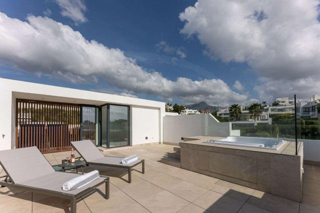 Townhouse Nueva Andalucía Málaga - image 17