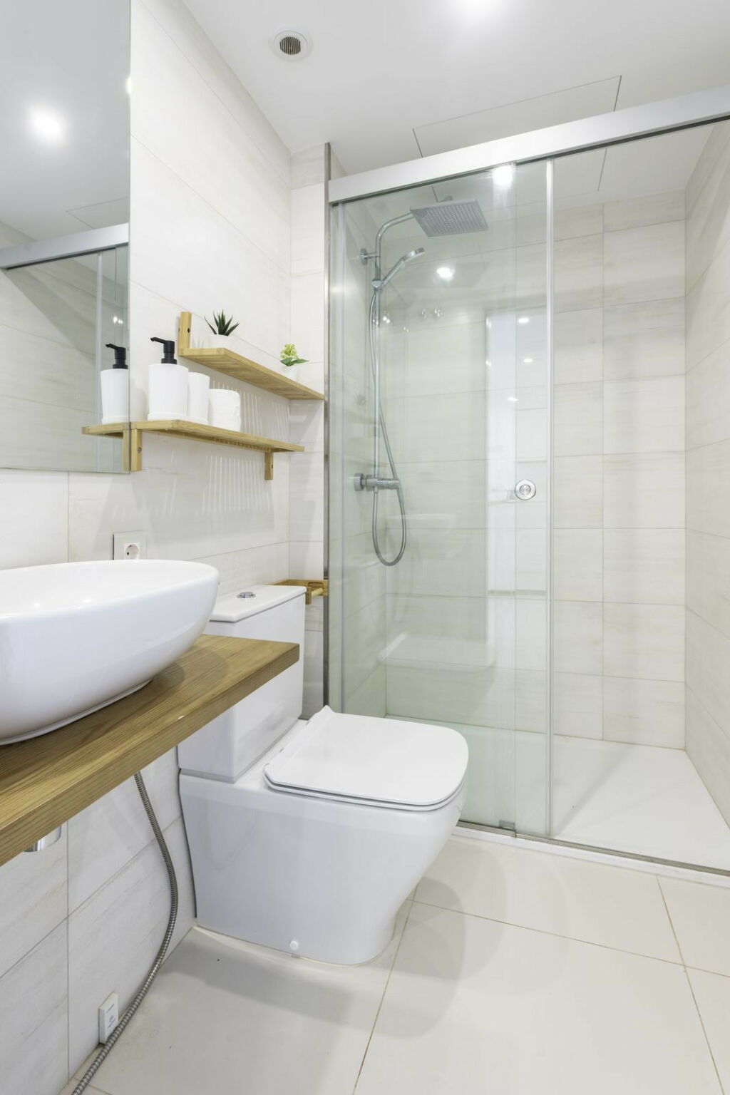 Middle Floor Apartment Higueron Málaga - image 17