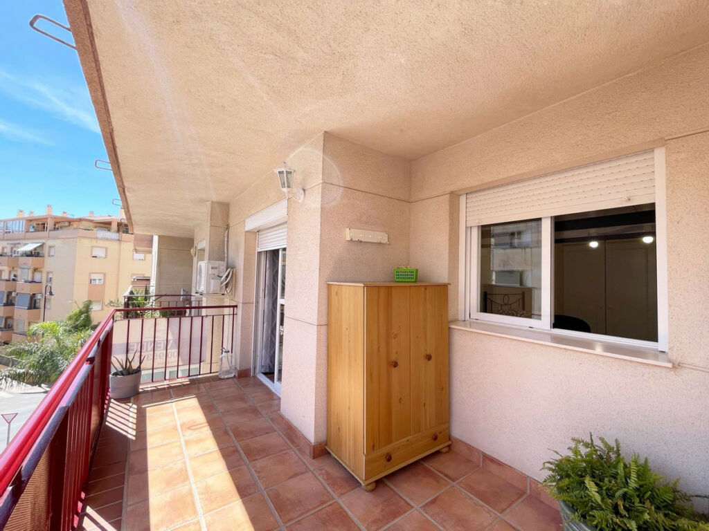 Middle Floor Apartment Las Lagunas Málaga - image 17