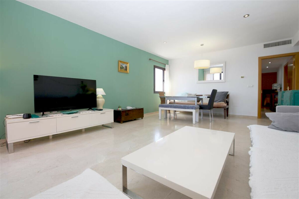 Middle Floor Apartment Estepona Málaga - image 17