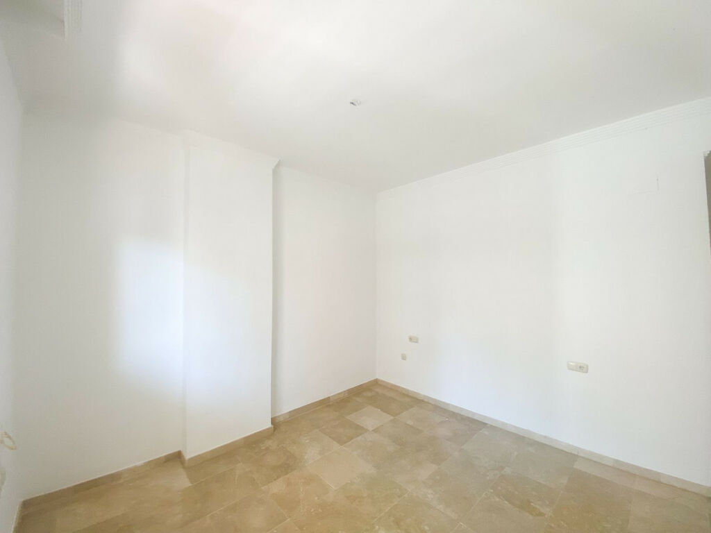 Middle Floor Apartment Nueva Andalucía Málaga - image 17
