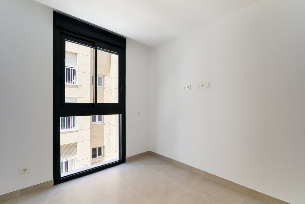 Middle Floor Apartment Estepona Málaga - image 17