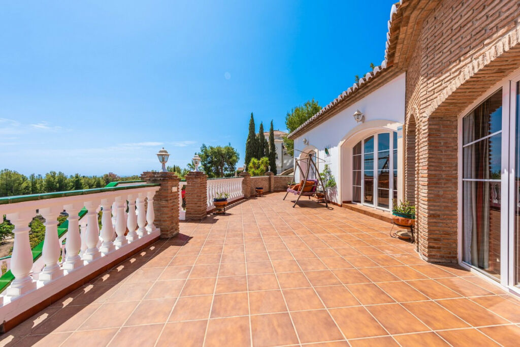 Detached Villa Nerja Málaga - image 17