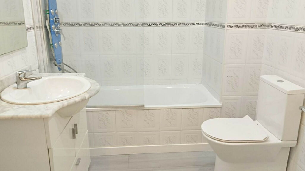 Middle Floor Studio Puerto Banús Málaga - image 17