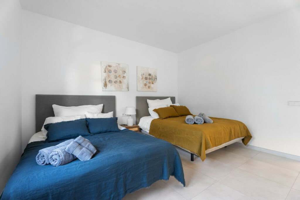 Middle Floor Apartment Puerto Banús Málaga - image 17