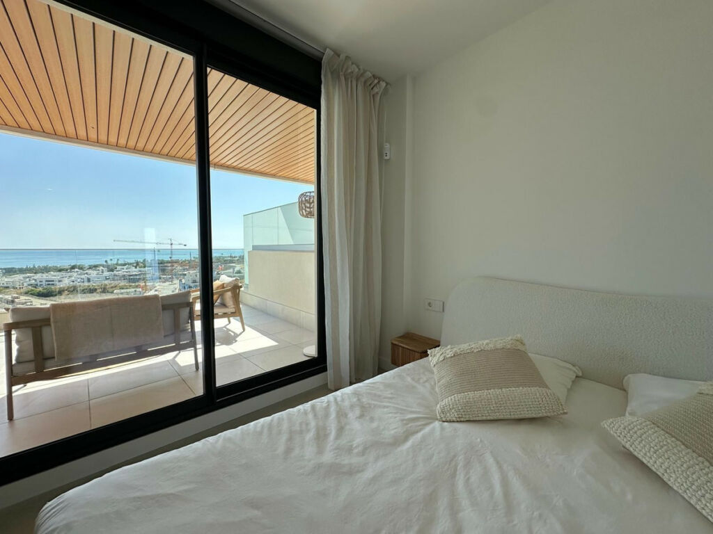 Middle Floor Apartment Selwo Málaga - image 17