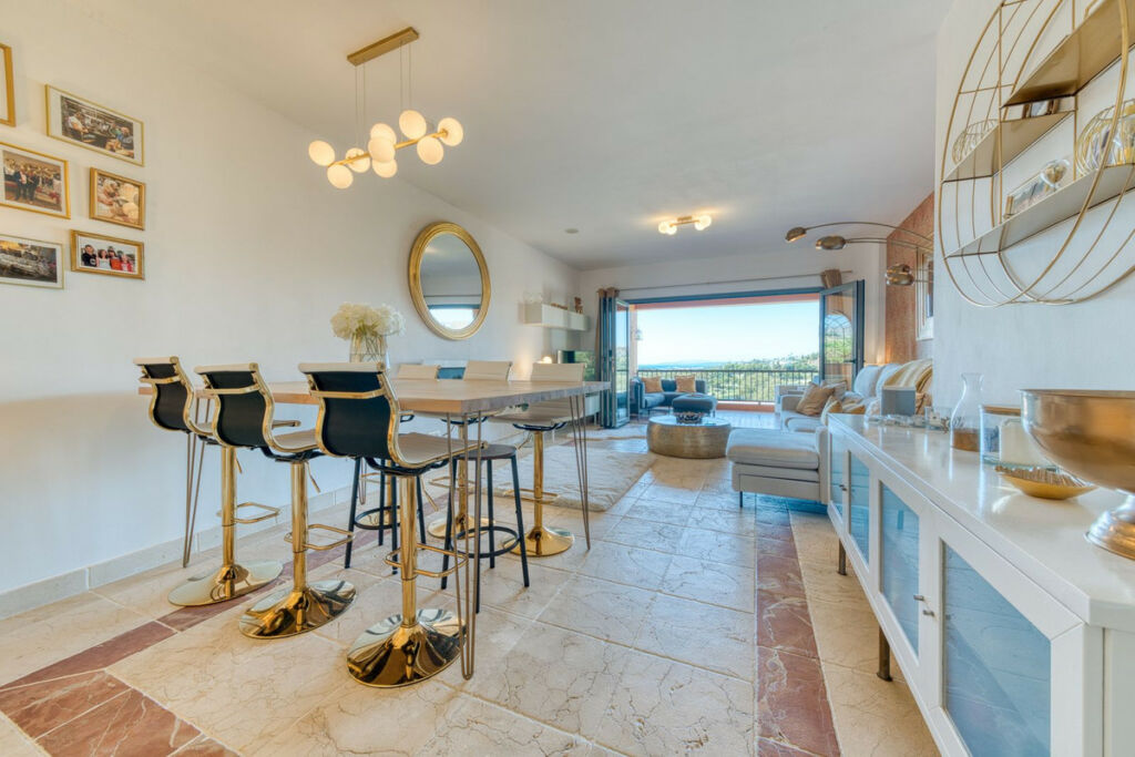 Middle Floor Apartment Estepona Málaga - image 17