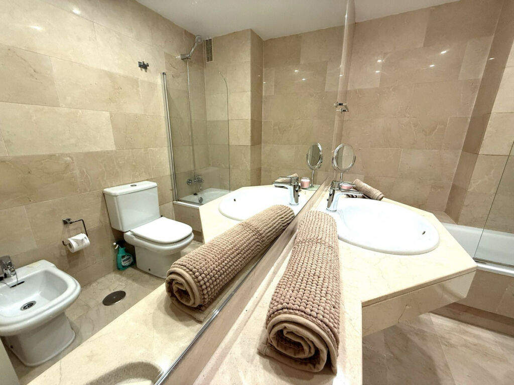 Middle Floor Apartment Puerto Banús Málaga - image 17