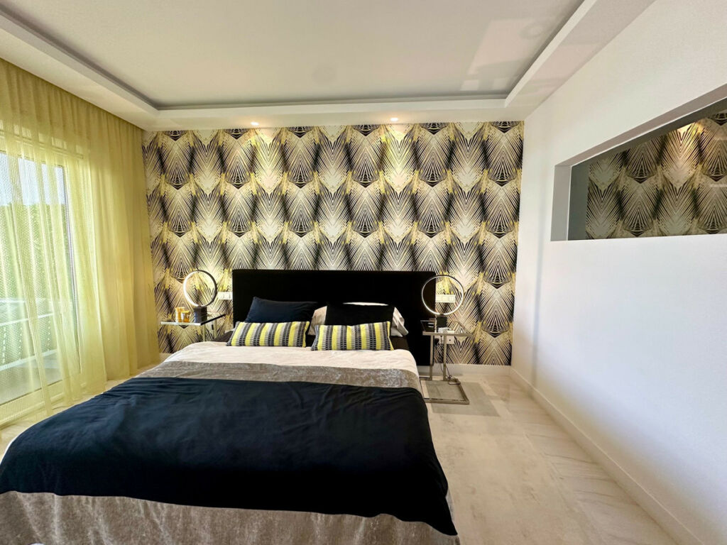 Middle Floor Apartment Puerto Banús Málaga - image 17