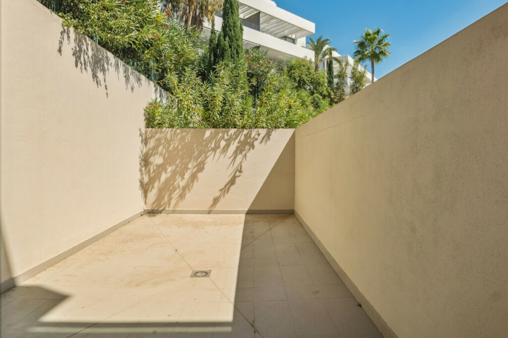 Middle Floor Apartment Benahavís Málaga - image 17