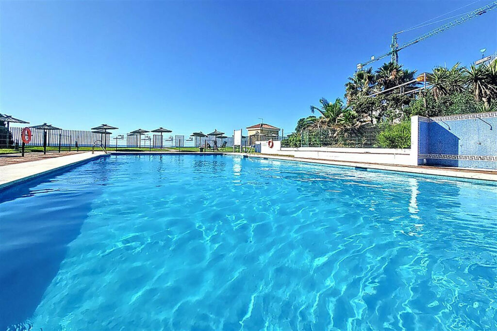 Middle Floor Apartment Estepona Málaga - image 17