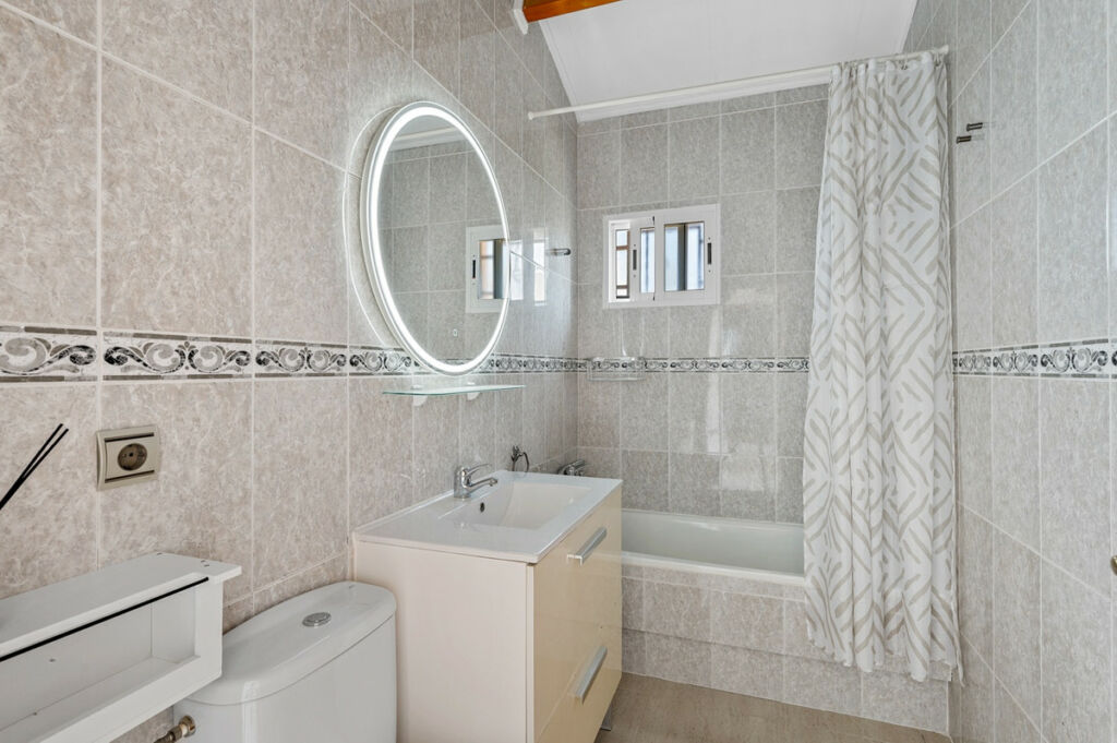 Detached Villa Polop Alicante - image 17