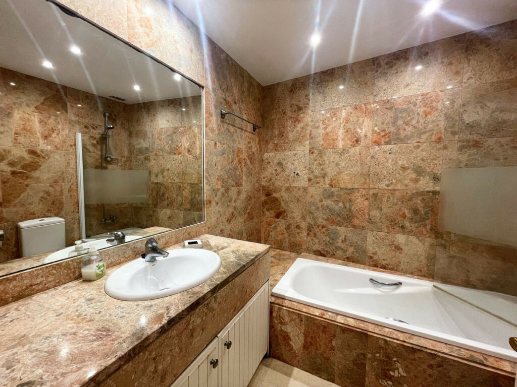 Townhouse Atalaya Málaga - image 17