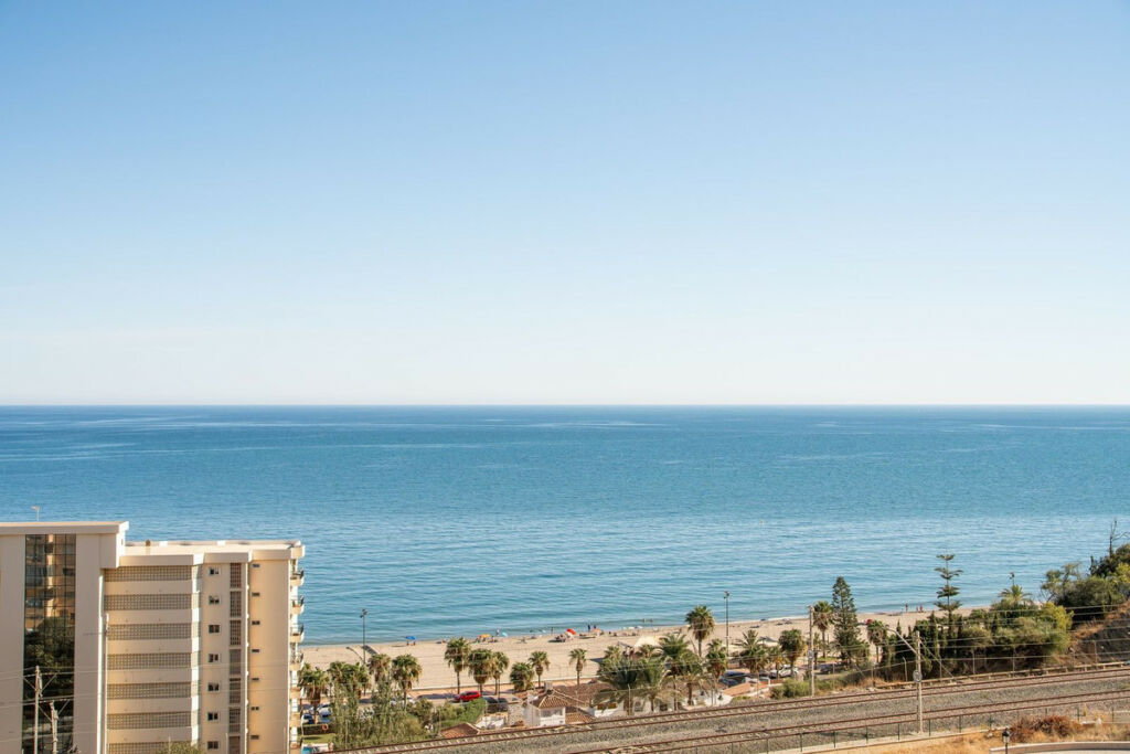 Middle Floor Apartment Fuengirola Málaga - image 17